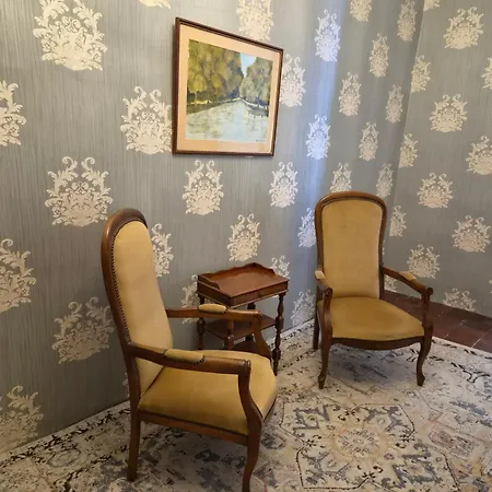 Chateau De Bed and Breakfast 3*