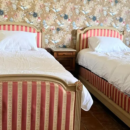 Chateau De Bed and Breakfast 3*