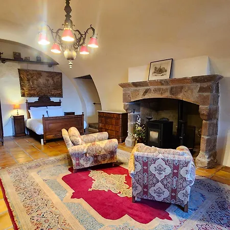 Chateau De Bed and Breakfast 3*