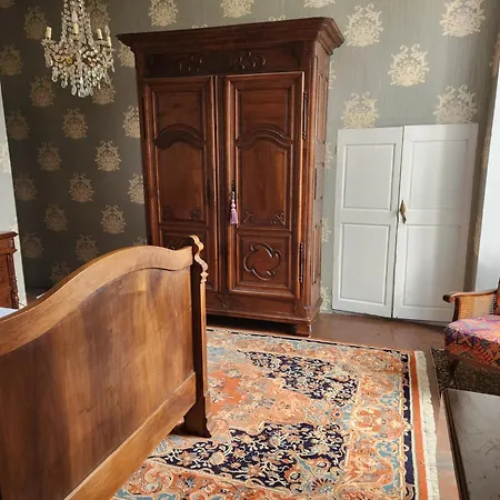 Chateau De Bed and Breakfast 3*