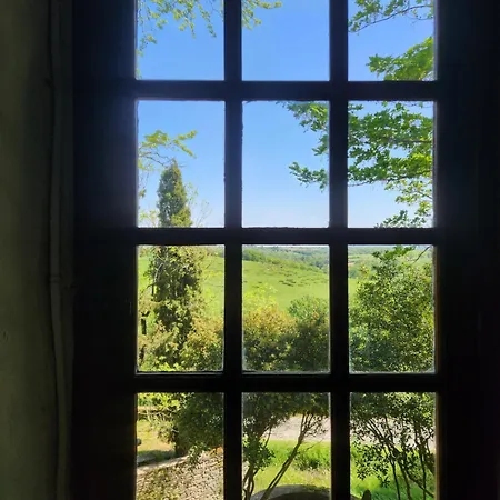 Chateau De Bed and Breakfast Trévien