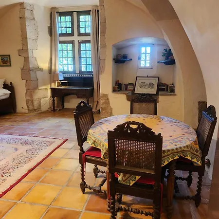 Chateau De Bed and Breakfast 3*