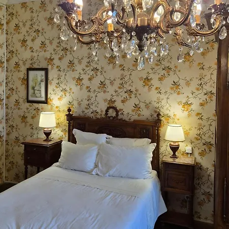 Chateau De Bed and Breakfast 3*