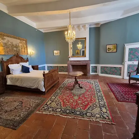 Chateau De Bed and Breakfast 3*