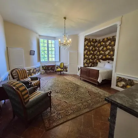 לינה וארוחת בוקר Chateau De 3*