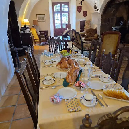 לינה וארוחת בוקר Chateau De 3*